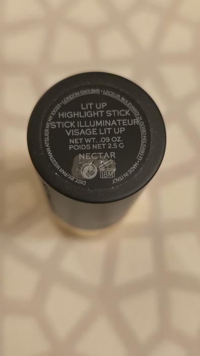 Продавам козметика