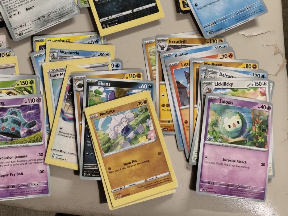 Оригинални  Pokemon карти 69 броя