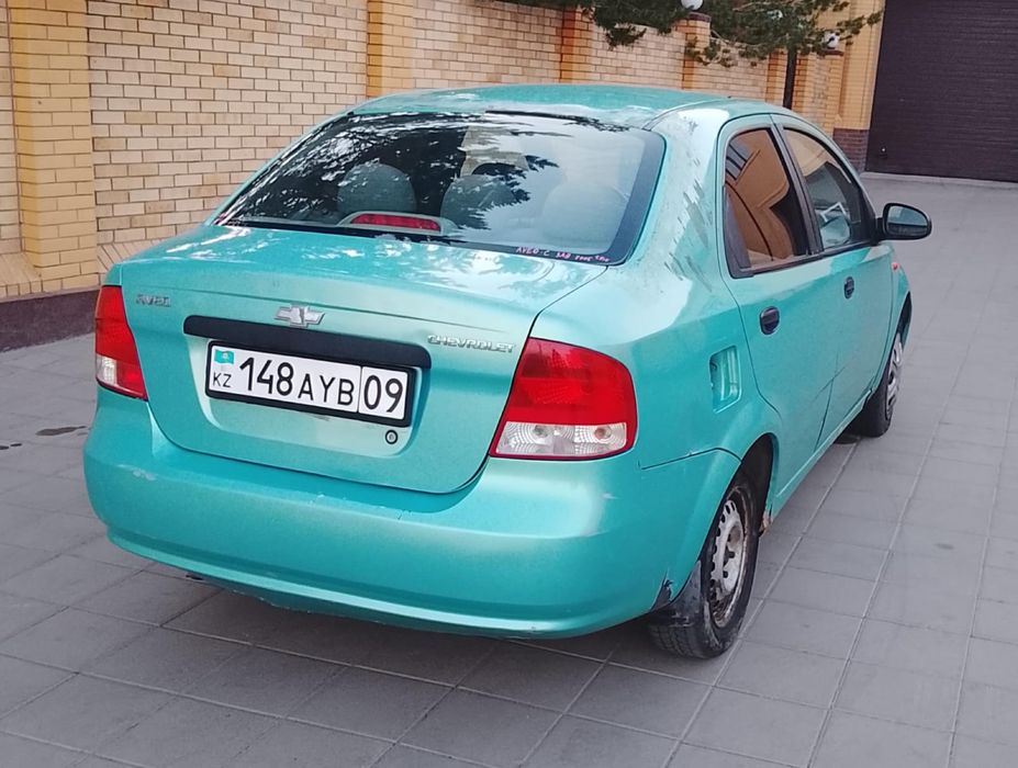 Продам машину chevrolet aveo 2005