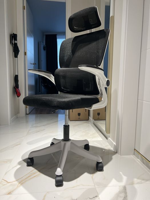 Стол офис нов, бял