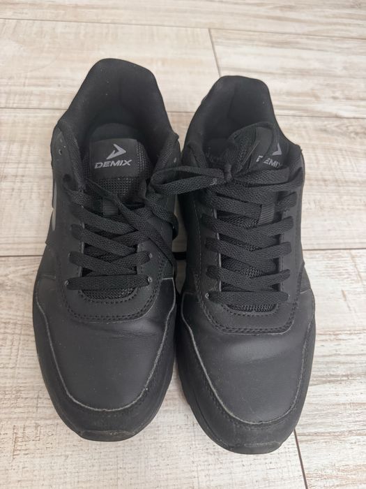 Кроссовки черные, 41 размер