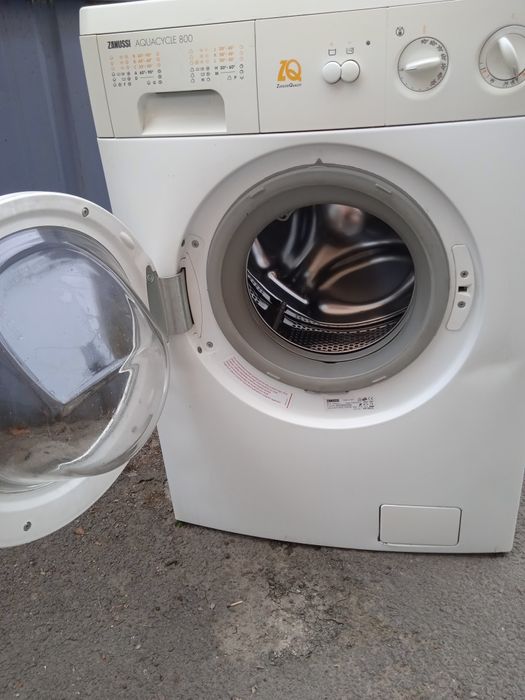 Продам машинку ZANUSSI