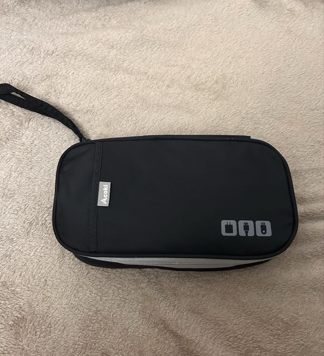 Компактен органайзер/калъф за кабели и аксесоари