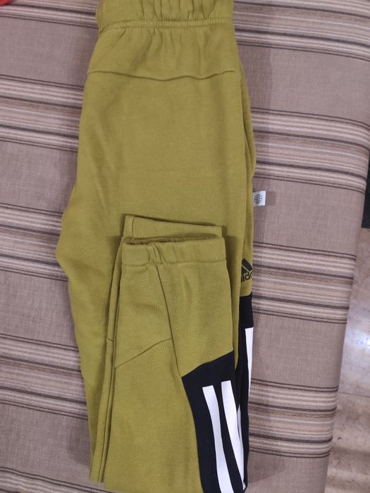 Долнище Адидас няма никакви забележки