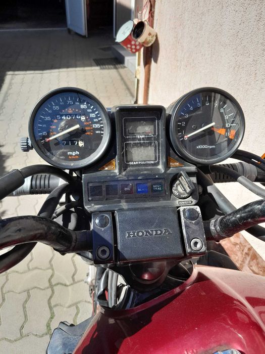 Honda VF750S V45 Sabre – motocicletă clasică pentru colecționari