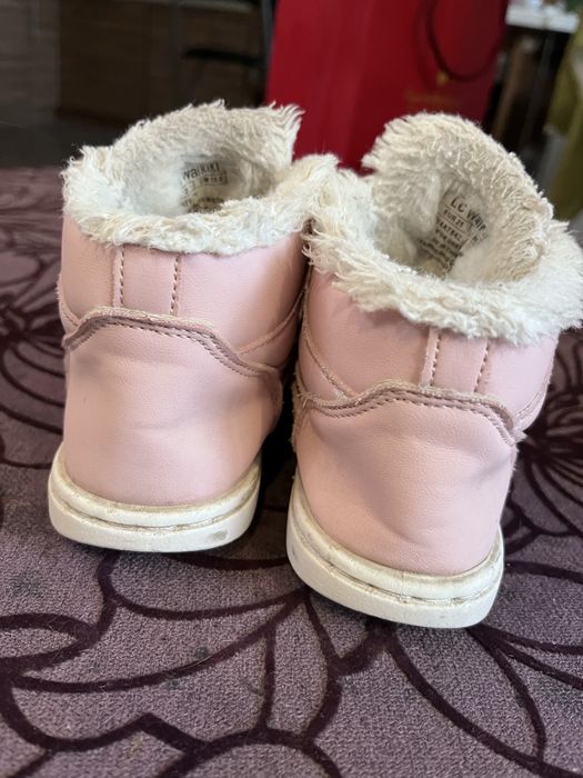 Ботинки на девочку 25 р.