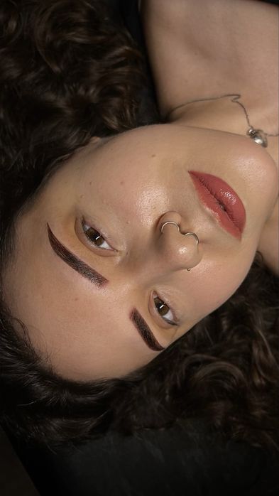 Micropigmentare sprancene