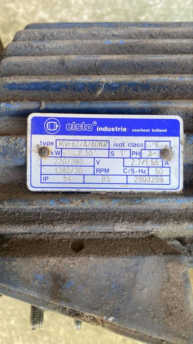 Motoare trifazat cu reductoare de vanzare