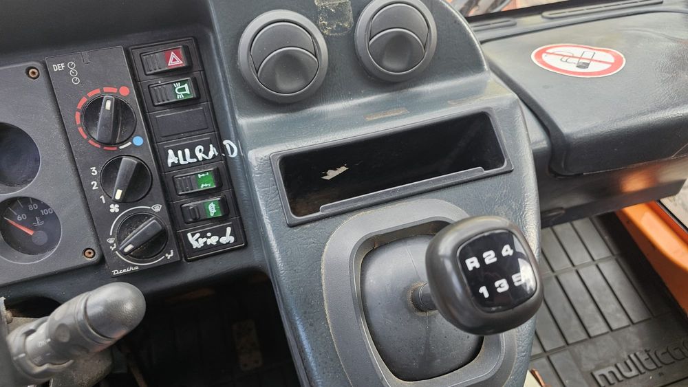 Multicar Unimog lama zapada sararita