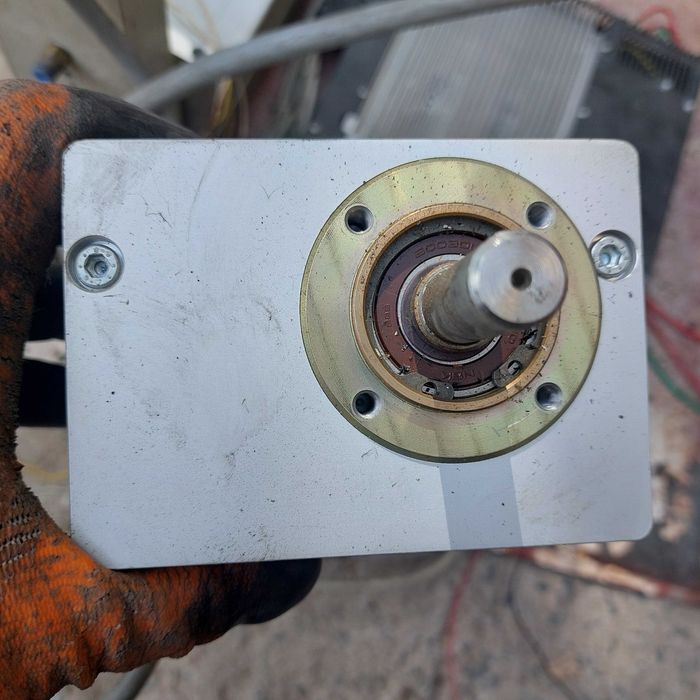 Шаговые двигатели