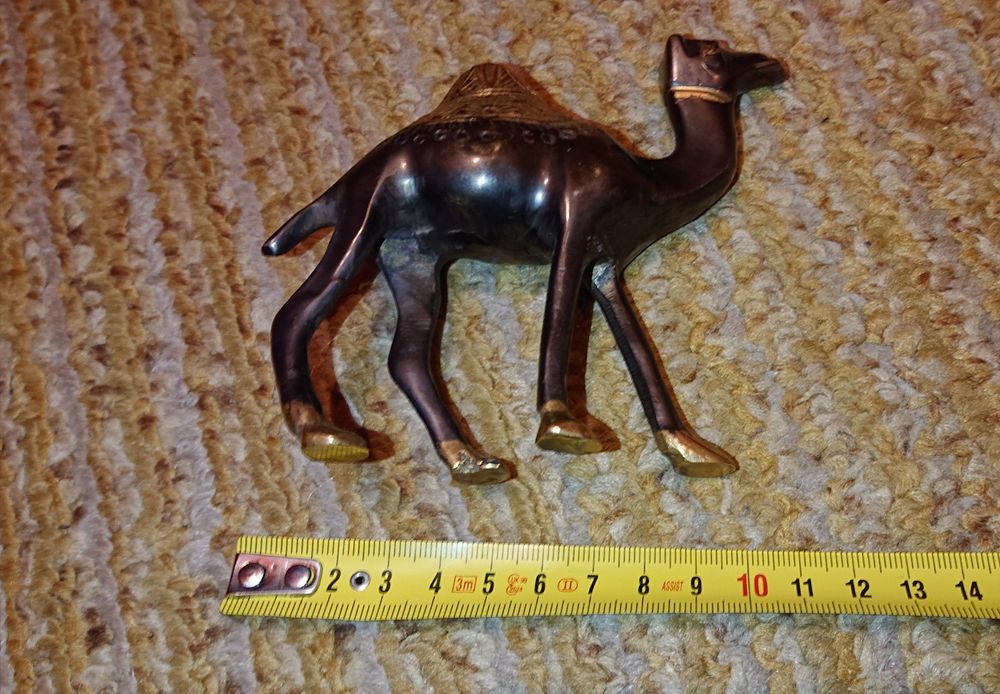 Бронзова статуетка - "Камила"