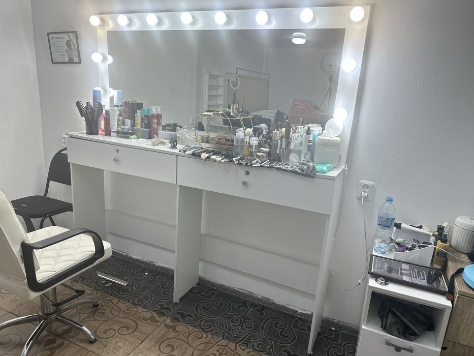 Визажный сиол продам