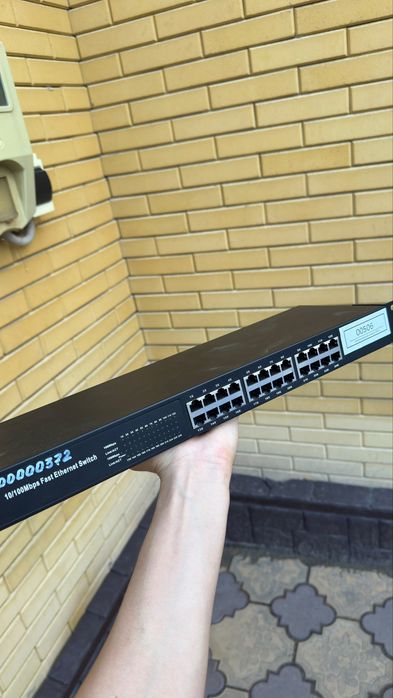 24-Port 10/100Mbps Switch/Коммутатор/Свитч