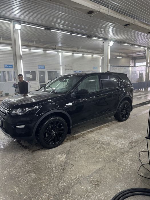 Кроссовер Ланд Ровер Дискавери Спорт