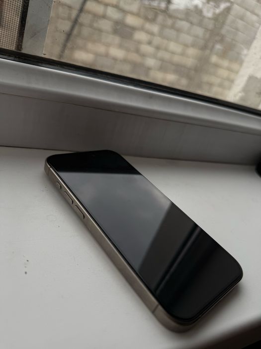 iPhone 15 pro в идеальном состоянии