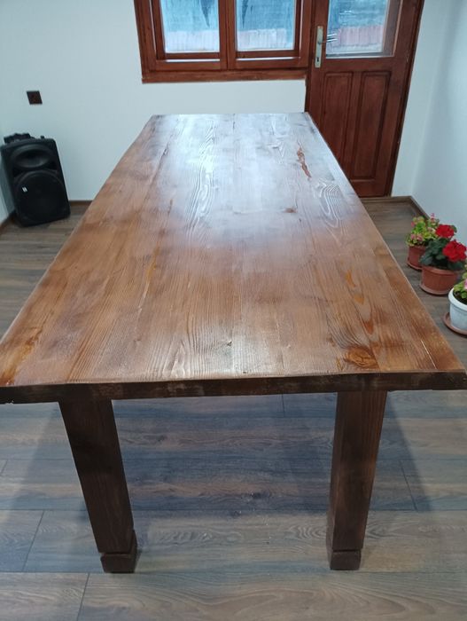 Дървена маса за механа