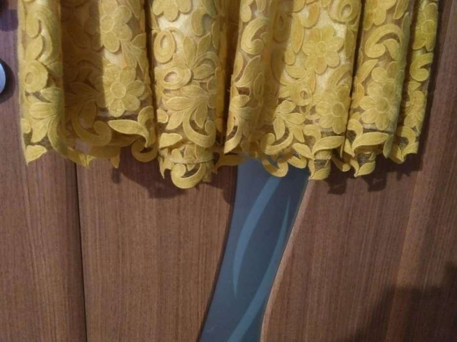 Rochie eleganta, galbena de dantela
