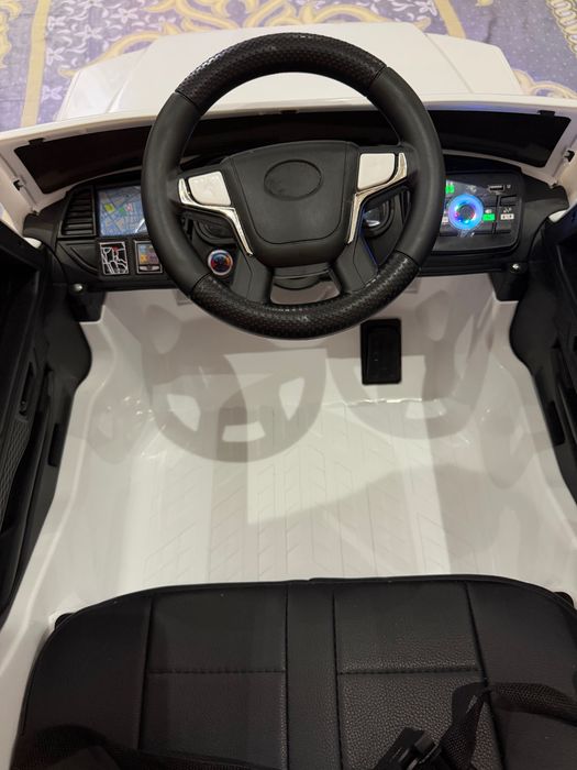 Машина с пультом