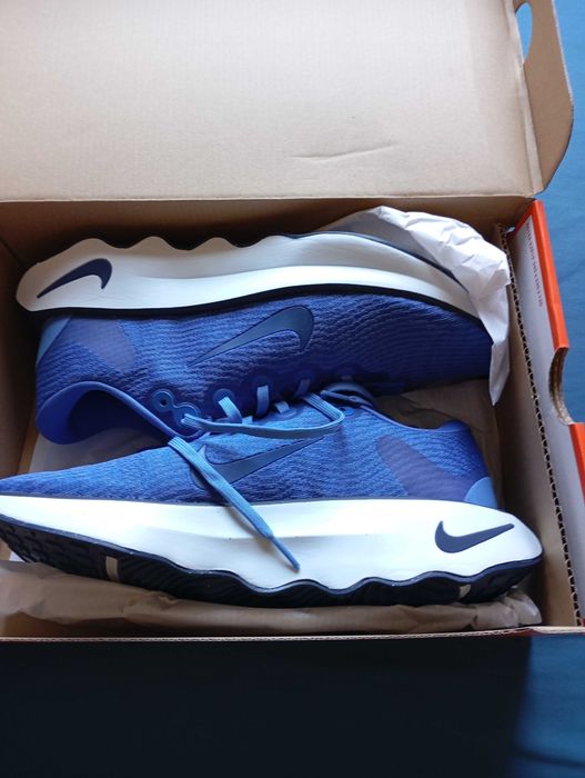 Маратонки  Nike Motiva