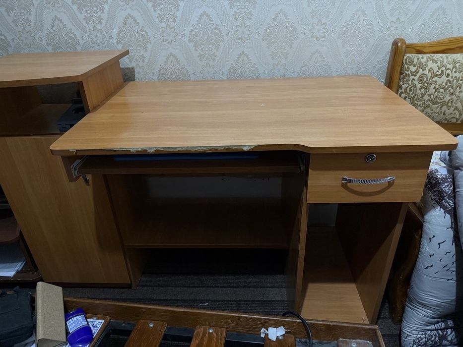 Мебель кровать тумба компьютерный стол сотилади