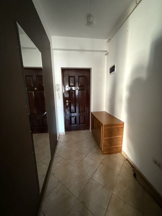 Inchiriez garsoniera-Militari Residence