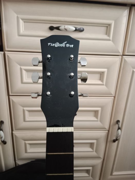 Акустическая Гитара "The Olive Tree"