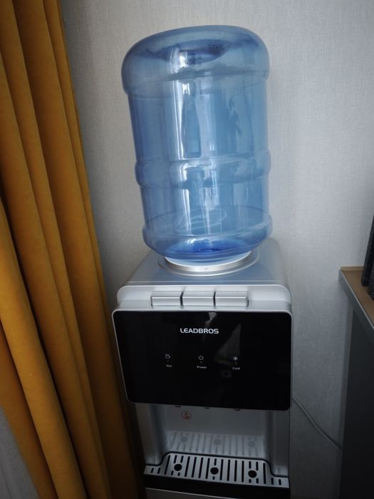 Диспенсер для воды LeadBros