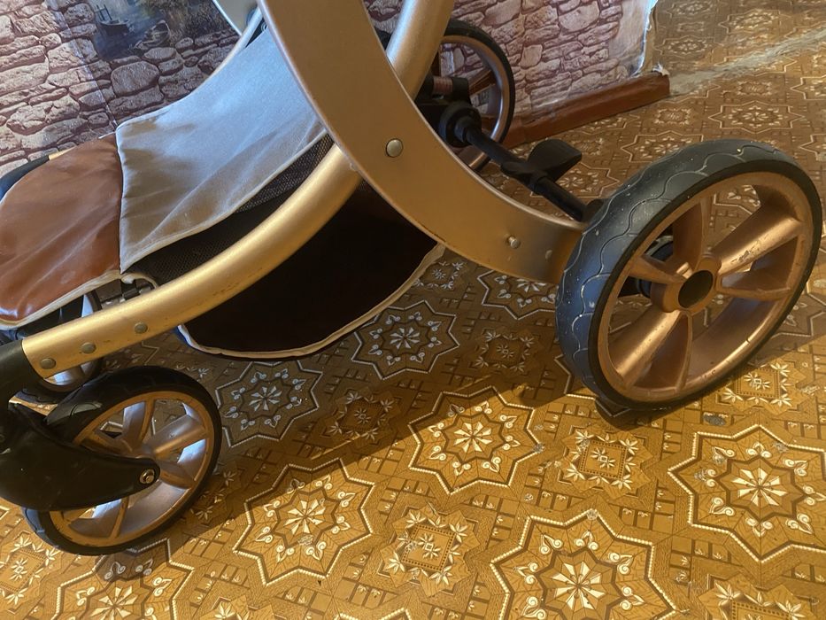 Продам детскую коляску