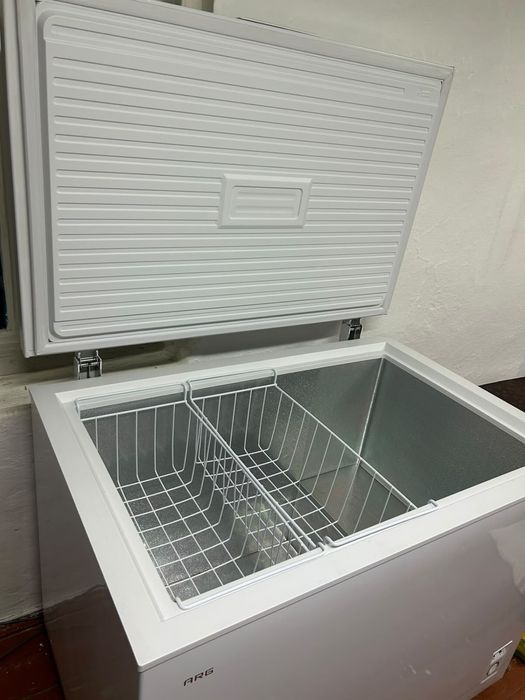 Продам морозильную камеру