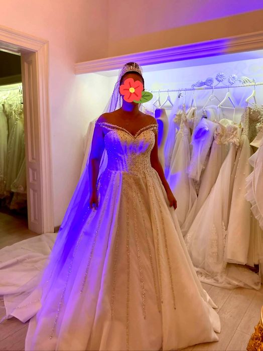 Rochie de mireasă cu pietricele