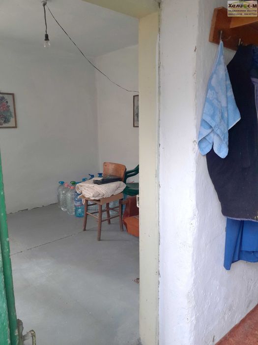 Къща с двор в с.Николово на 4 км. от гр.Монтана