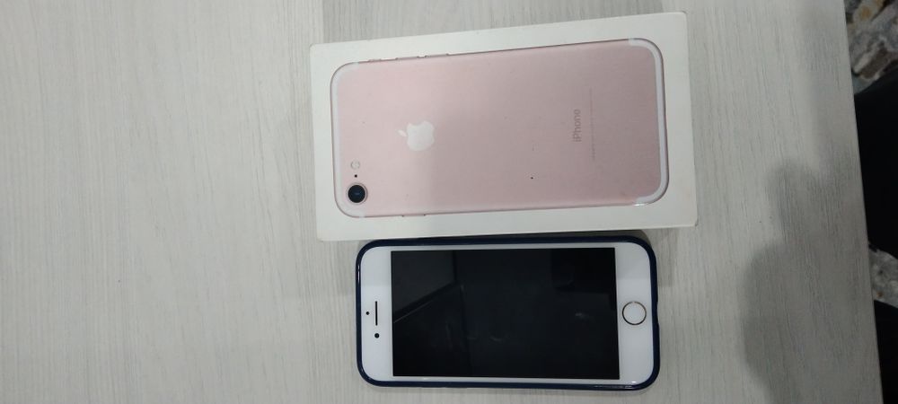 Продам айфон 7. В хорошем состоянии