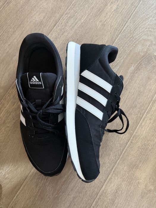 Спортивные крассовки