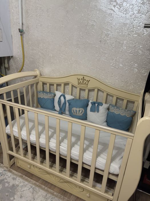 Детская кроватка