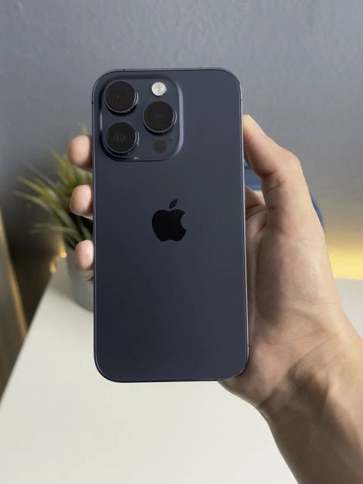 iPhone 15 Pro Black titanium