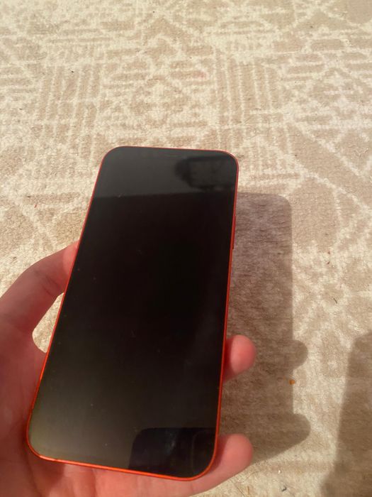 Iphone 12.