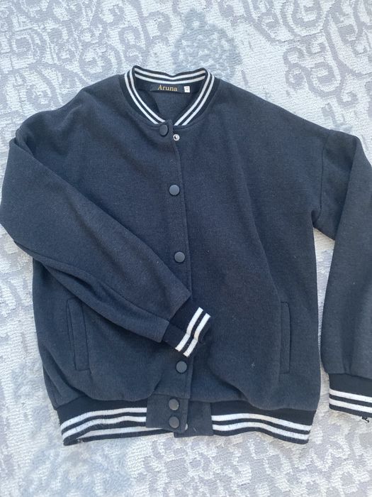 Продам бомбер для мальчика 12-14л.