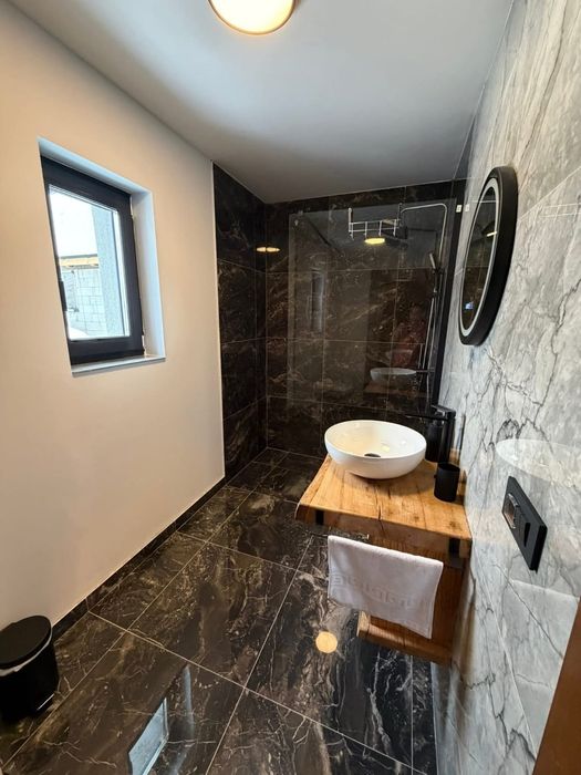 Cazare A-Frame modernă cu ciubăr și saună