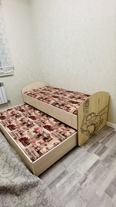 Детская мебель, кровать, парта, шкаф