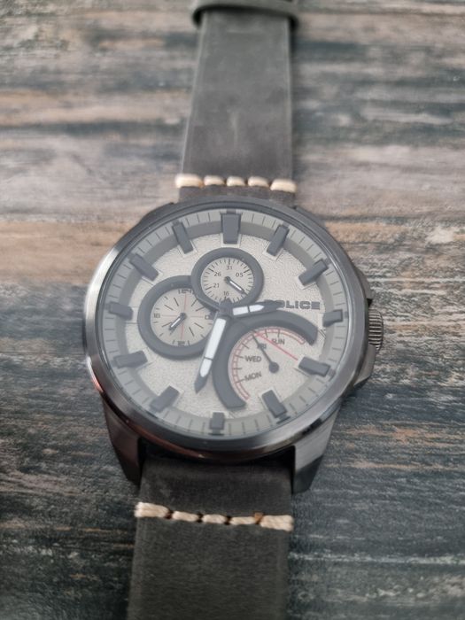 Ceas Police 14799j stare foarte bună