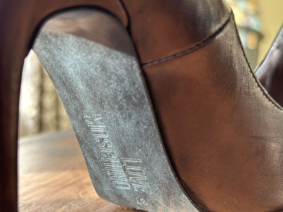 Обувки с ток Love Moschino