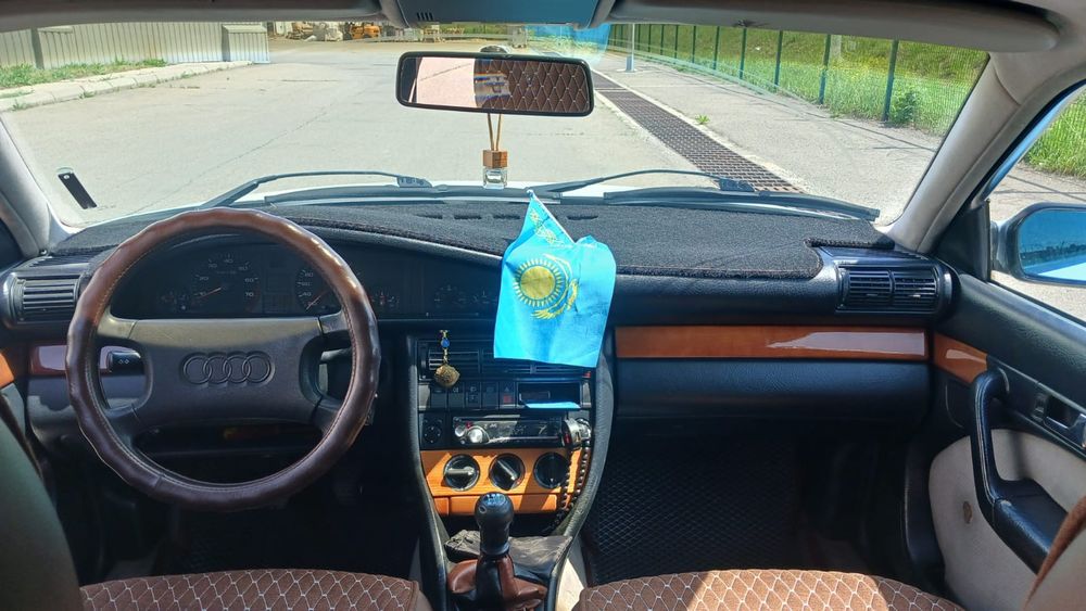 Продам машину Ауди S4