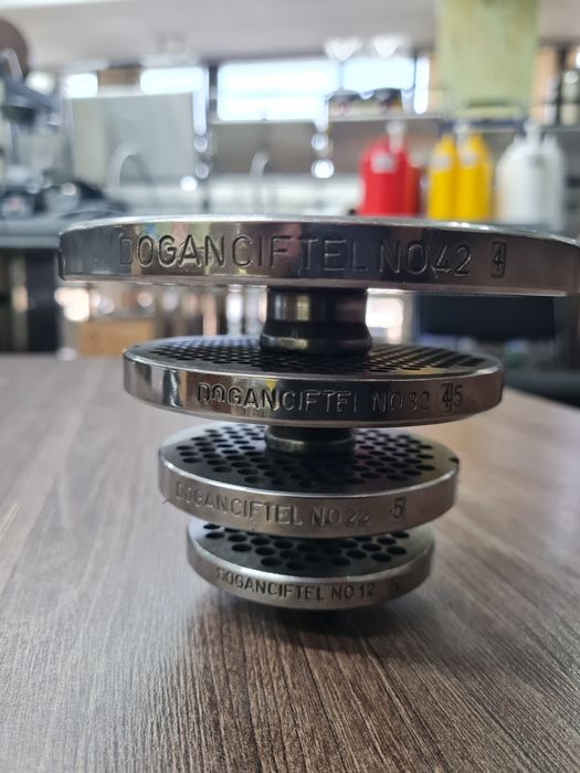 Нож, решетка, пышак, сетка для мясорубки