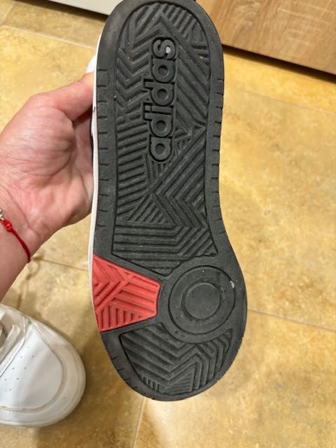 Детски маратонки”Адидас”