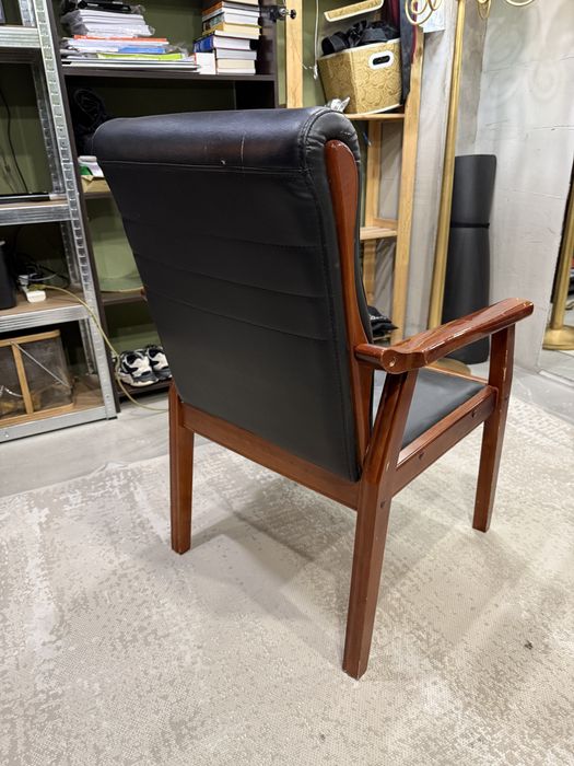 Продам кресло, стул для руководителя удобный