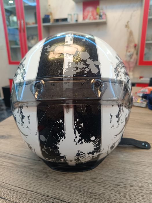 Каска за мотор Shoei