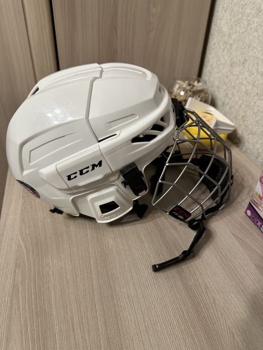 Детский шлем CCM FL 3Ds. Новый