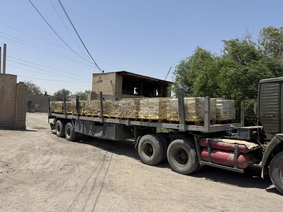 Ғишт паддон упаковкада