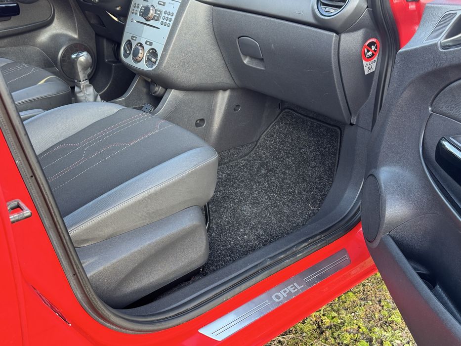 Opel Corsa 2012 Benzina