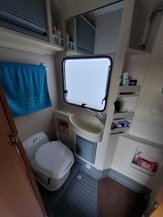 Vând autorulotă dotată off camping
